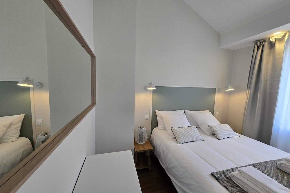 Nomad house 1 with 3 bedrooms, Jacuzzi center of Milly La Forêt ! in Milly-la-Forêt, Parc naturel régional du Gâtinais français