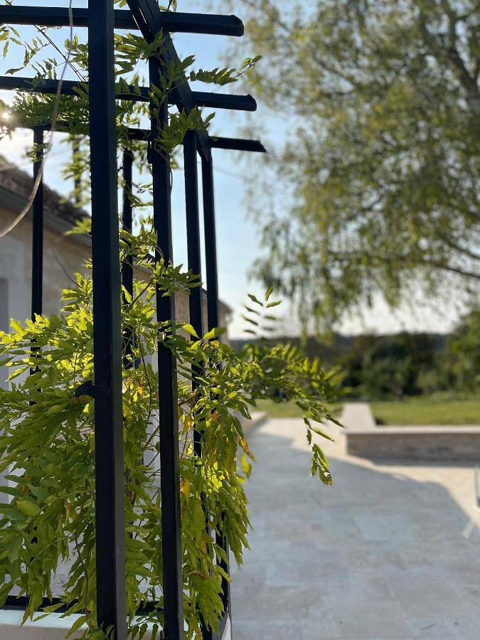 Maison d’hôte pour 2 personnes, avec piscine ainsi que vue et jardin à Tonnerre (Yonne) - 3
