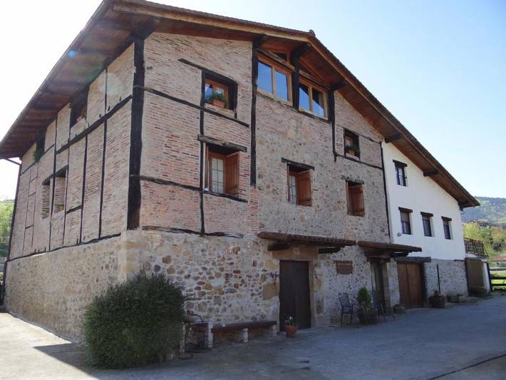 Gîte pour 16 personnes, avec vue et jardin à Segura (homonymie)