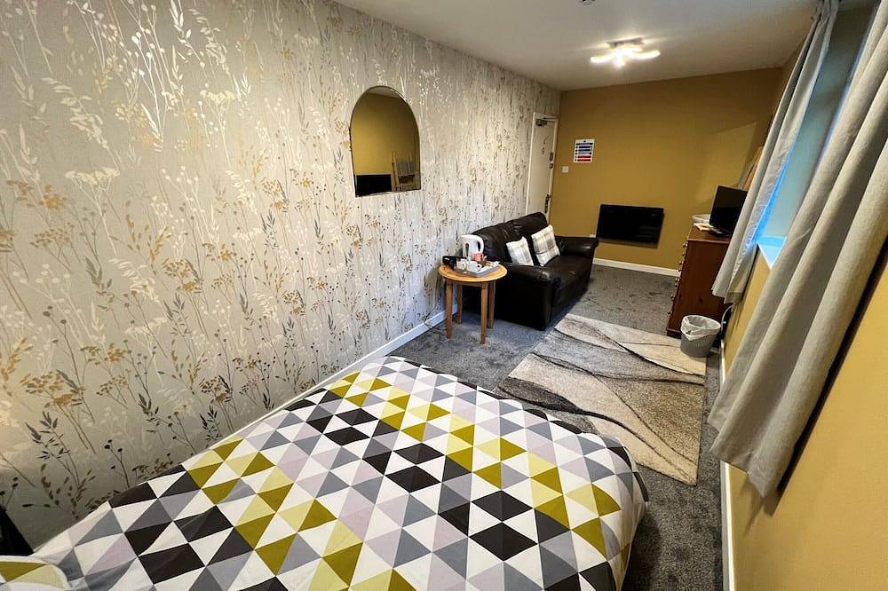 Estándar-Habitacion Doble-Vista al Jardín-Baño compartido in Inverness, Highlands