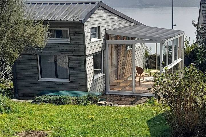 Holzchalet-Meerblick, großer Garten. in Roscanvel, Châteaulin und Umgebung