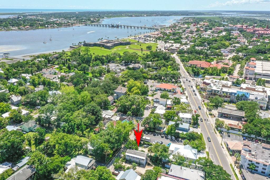 Ganze Wohnung, Treetop Cottage - 3 blocks from Historic District in St. Augustine, St. Johns County