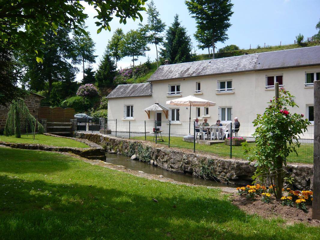 Maison De Vacances pour 8 Personnes dans Landivy, Mayenne