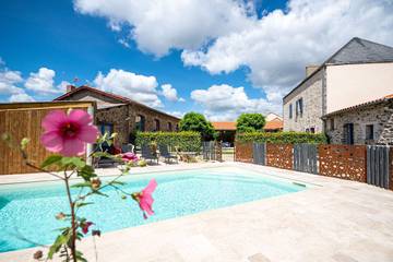 Chambre d’hôte pour 4 personnes, avec jardin et piscine à Boufféré