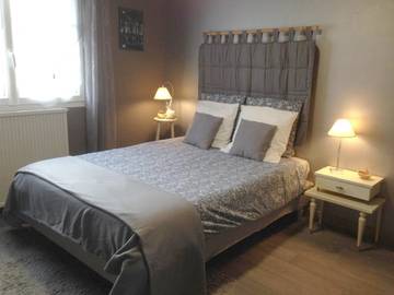 Chambre d’hôte pour 2 personnes, avec jardin et piscine à Laval