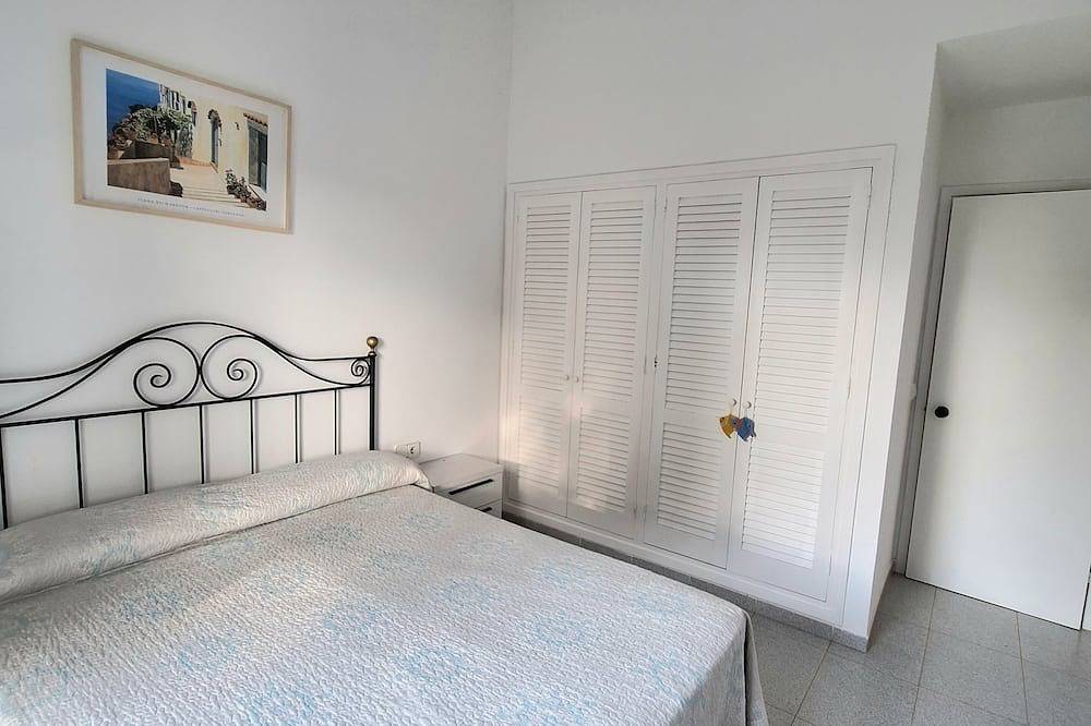 Apartamento entero, Apartamento con Piscina junto a la Playa con Solarium y Barbacoa in Son Xoriguer, Ciudadela
