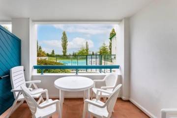 Gîte pour 4 personnes, avec vue ainsi que piscine et terrasse, animaux acceptés dans Golf d'Arcangues