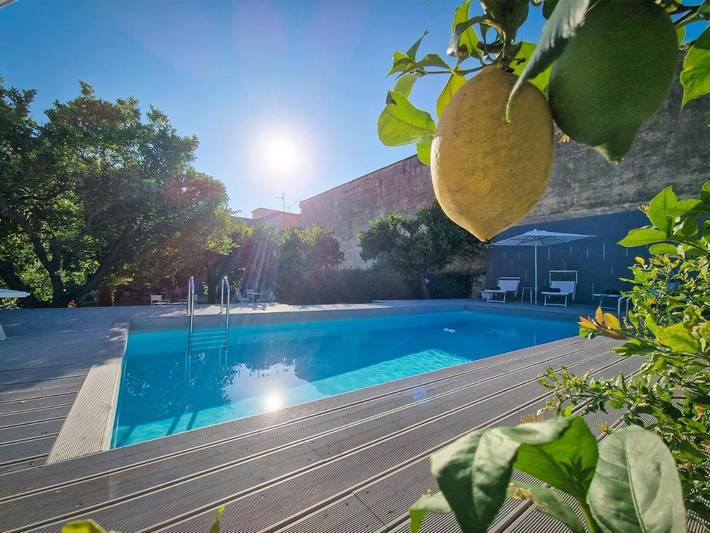 B&b per 2 persone, con giardino e piscina nonché balcone a Castellammare di Stabia