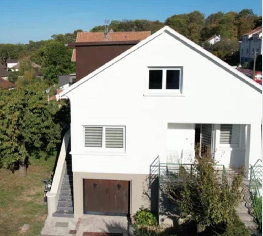 Magnifique Villa le89golden jacuzzi et sauna privatif in Riedisheim, Région de Mulhouse