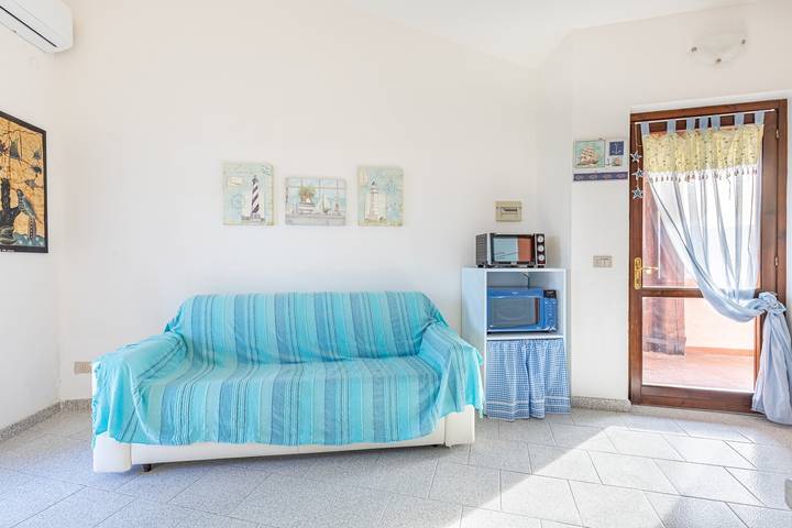 Appartamento intero, Appartamento di vacanza "Trilocale a 200 m dal Centro" con aria condizionata e terrazza in San Teodoro, Olbia-Tempio