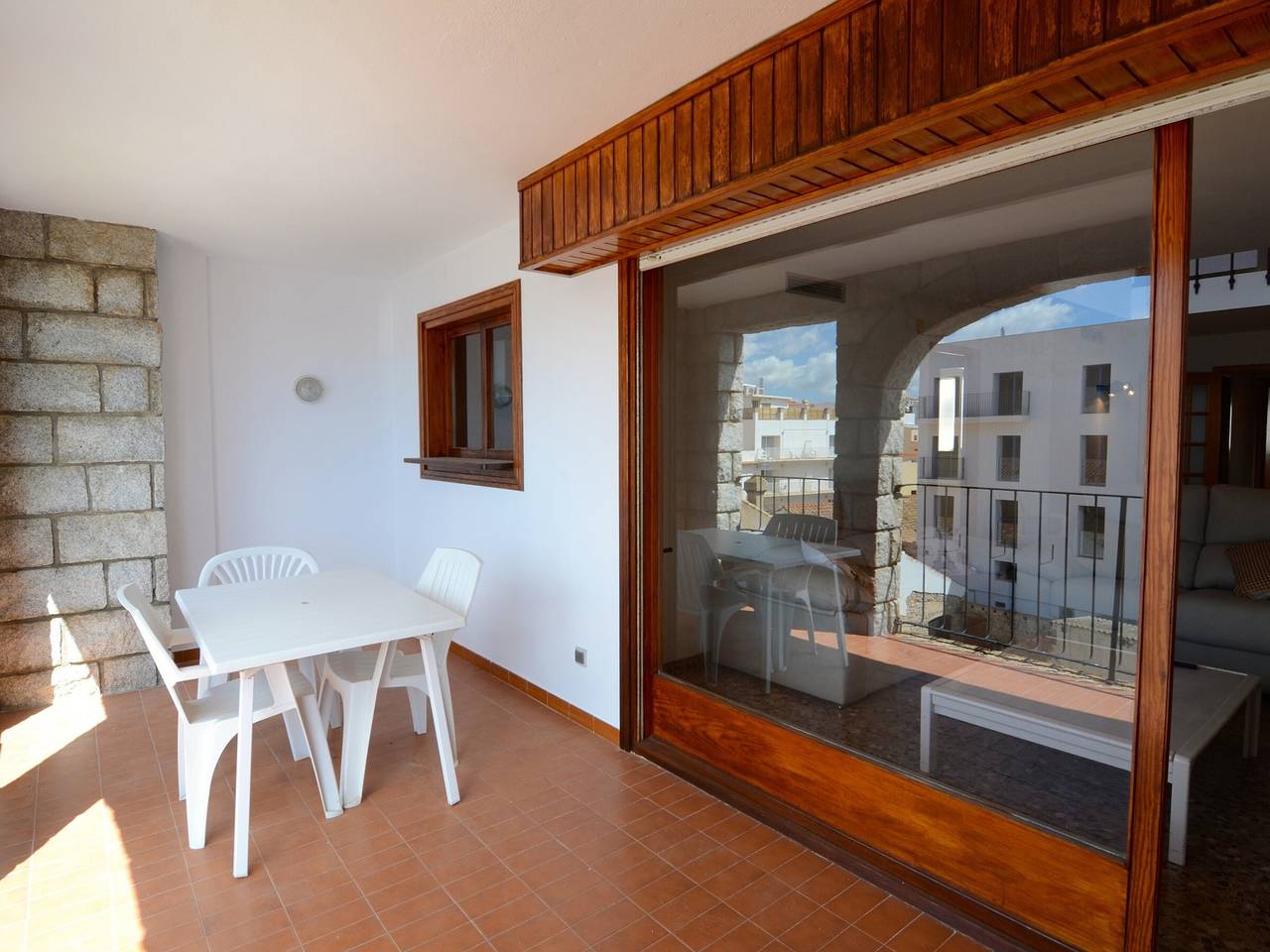 Geheel appartement, Spacious apartment in L'Escala for 10 people with parking and terrace in L'Escala, Upper Empordà