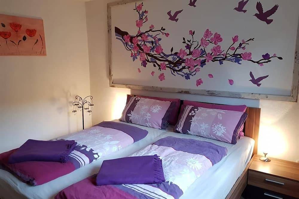 Ganze Wohnung, Ferienwohnung Burgblick - 4-Bett-Ferienwohnung Dusche/Wc, Nichtraucher in Monreal, Osteifel