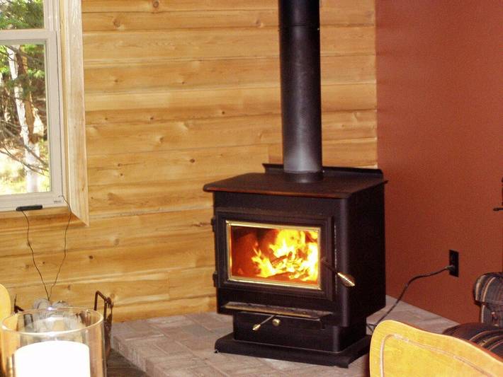 Cabane en bois pour 6 personnes, avec jardin, animaux acceptés dans Canada - 2