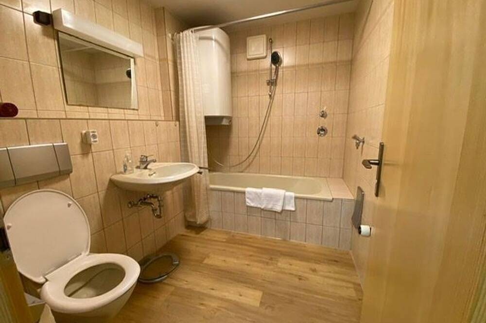 Geheel appartement, Fewo 25/14 - Gemütliche Fewo mit Bergblick für 4 P. mit Ht - Ferienwohnungen Steigmühlenweg in Weißensee, Füssen