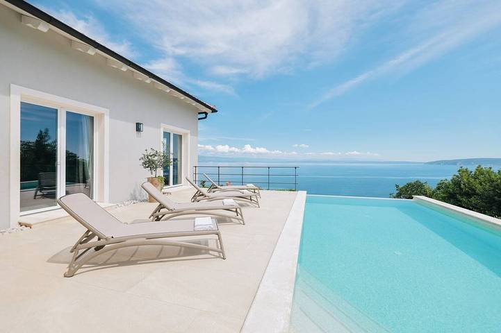 Villa für 8 Personen, mit Balkon und Garten in Lovran