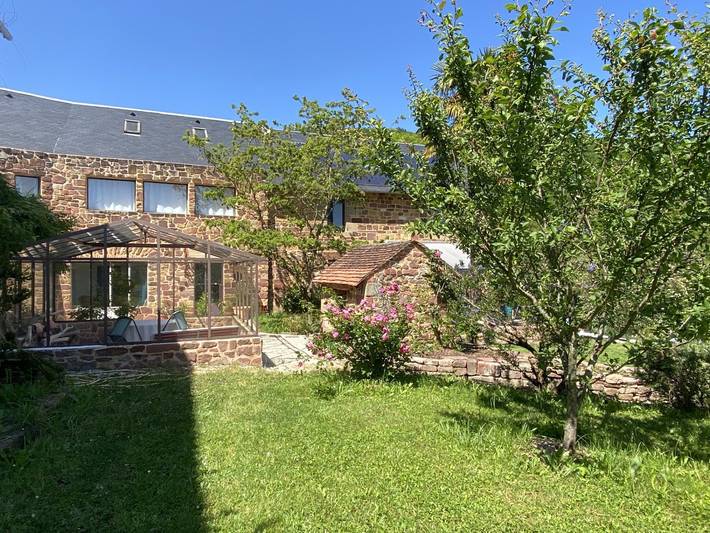 Location de vacances pour 3 personnes, avec jardin dans Massif central - 2