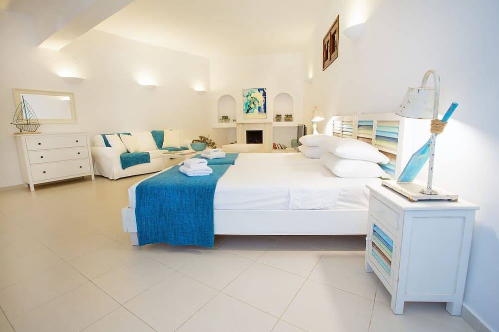 Villa Thalassa 2 | Cozy Greek Comfort | Private Shaded Courtyard | Outdoor Dining & Bbq | Steps from Lindos in Lindos, Rhodos