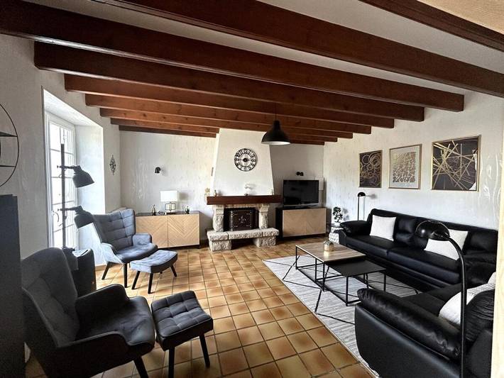 Location de vacances pour 7 personnes, avec jardin à Guimaëc