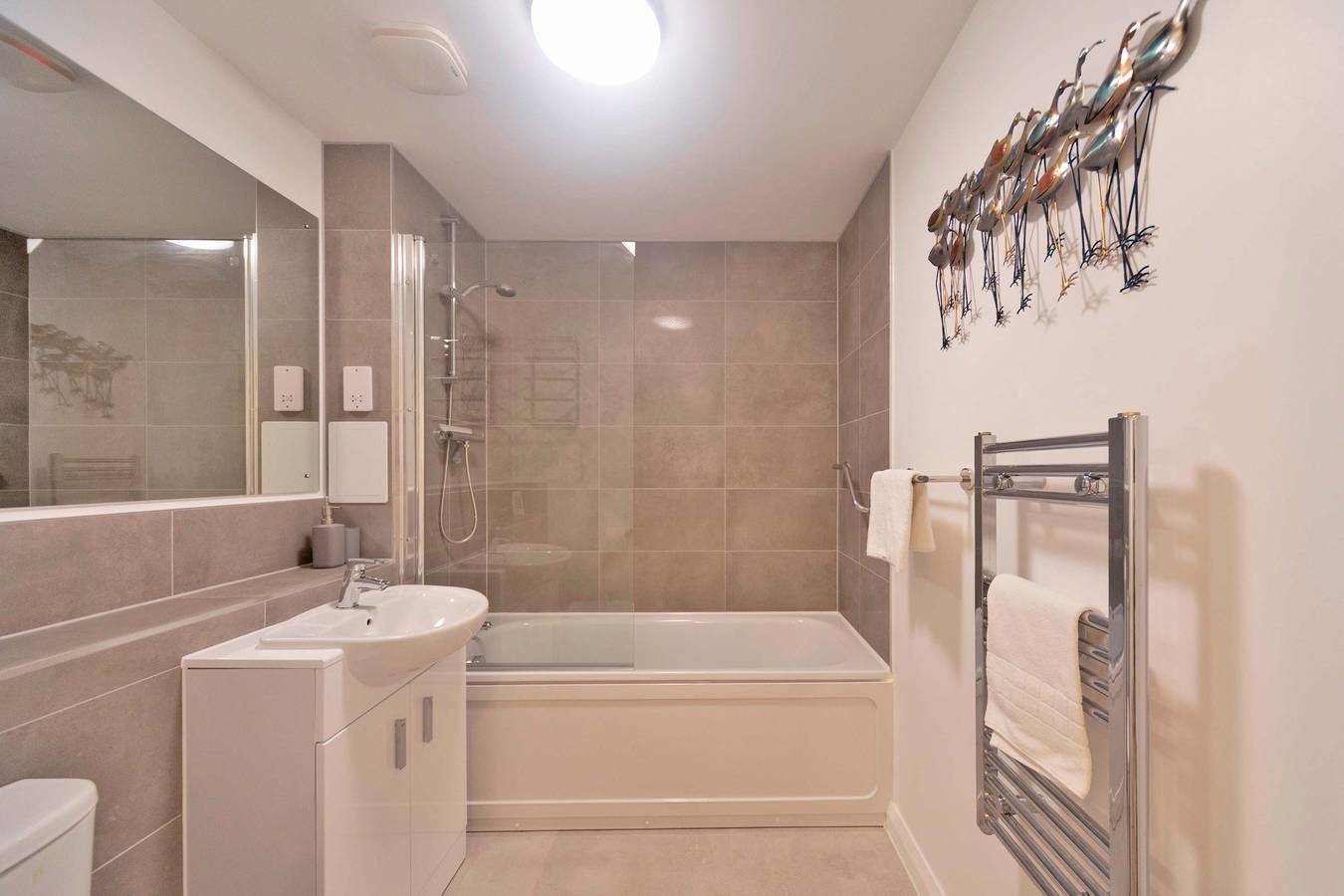 Entire apartment, Stunning 2 Bed Ashford Apartment with Terrace in Ashford, Ashford region