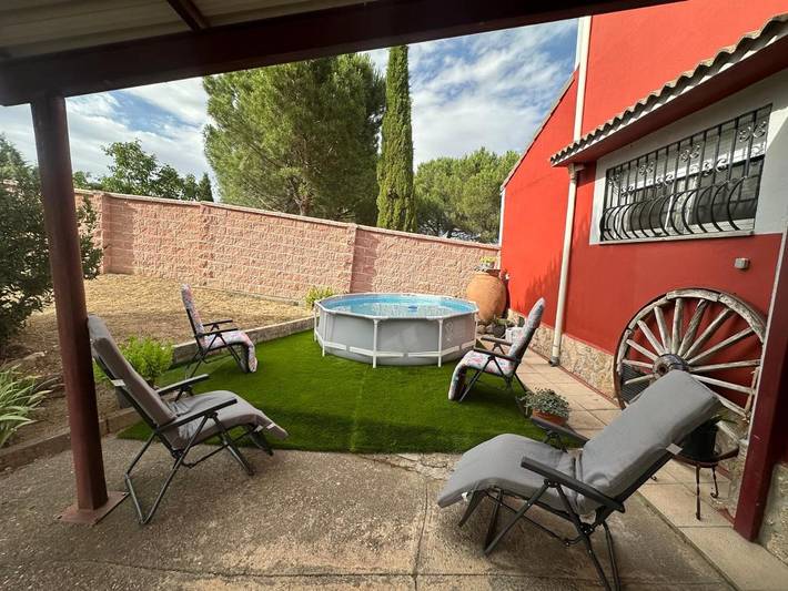 Casa de vacaciones para 18 personas, con vistas además de jardín y piscina, Familias con niños en Comarca de Ávila
