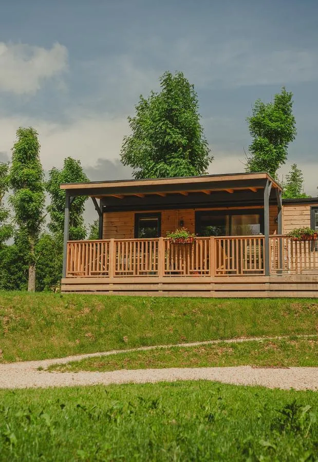 Camping für 4 Personen, mit Terrasse, kinderfreundlich - 1