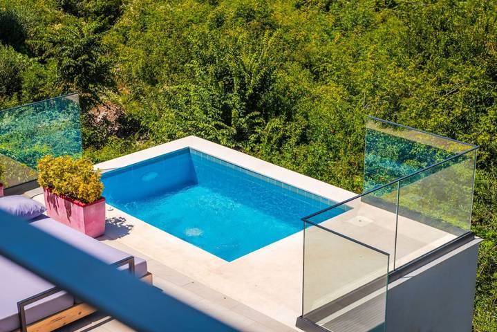 Villa pour 8 personnes, avec balcon ainsi que piscine et jardin, adapté aux familles en Albanie - 4