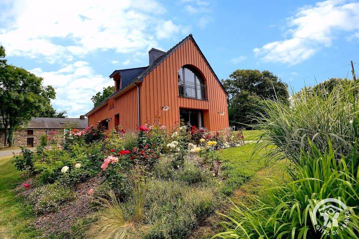 Gîte pour 6 personnes, avec terrasse et jardin, animaux acceptés