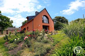 Gîte pour 6 personnes, avec terrasse et jardin, animaux acceptés à La Chapelle-de-Brain