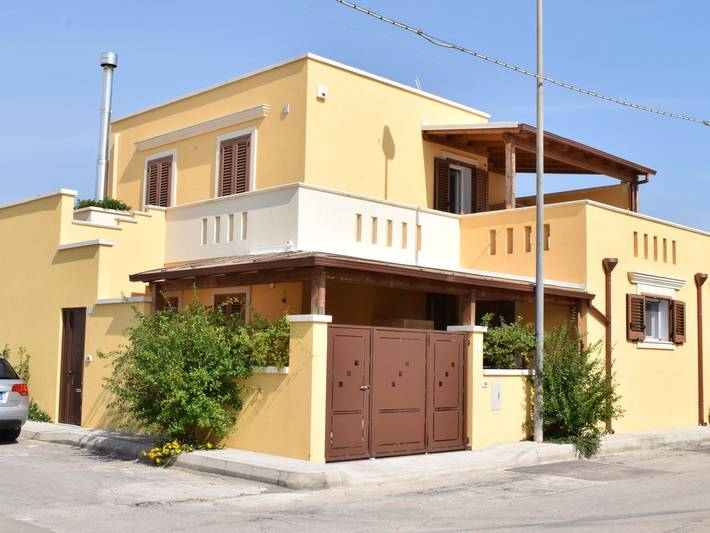 Location de vacances pour 6 personnes, avec Balcon et Terrasse à Torre San Giovanni