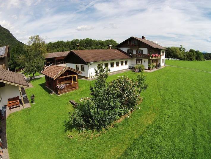 Bauernhof für 5 Personen, mit Balkon/Terrasse und Balkon, kinderfreundlich in Oberbayern - 2
