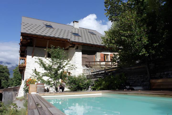 Location de vacances pour 6 personnes, avec jardin à Les Vigneaux