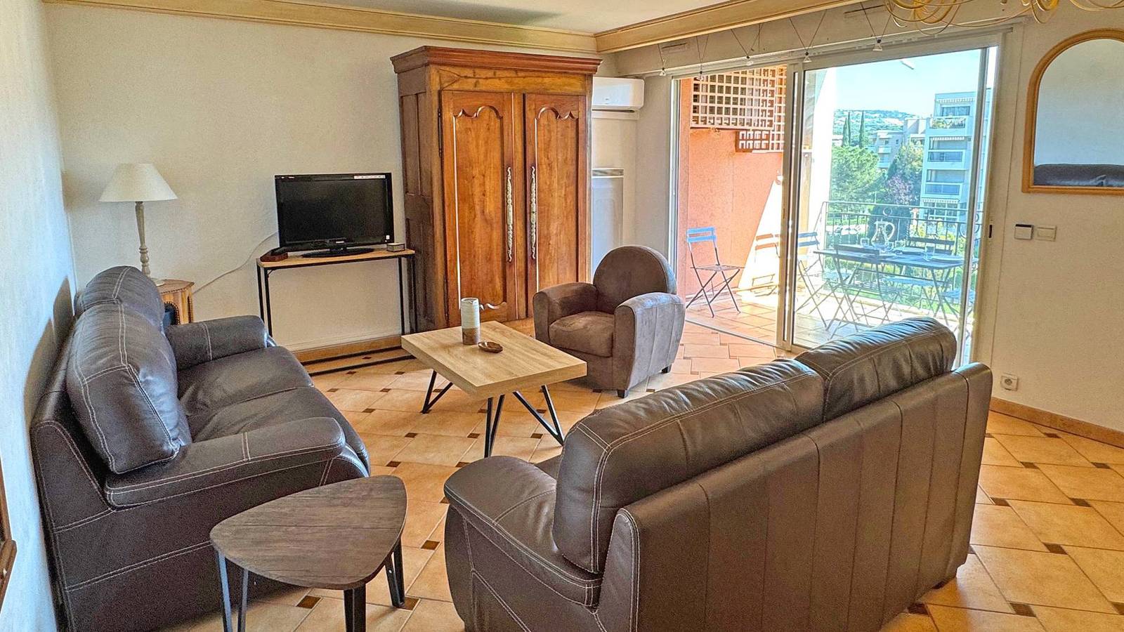 Ganze Ferienwohnung, Apartment für 6 Personen - Schwimmbad - Klimaanlage - Wifi - Sainte Maxime in Sainte-Maxime, Draguignan Region