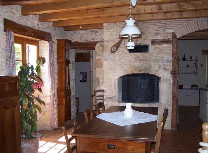 Gîte pour 5 personnes, avec terrasse ainsi que jardin et piscine à Le Buisson-de-Cadouin - 3