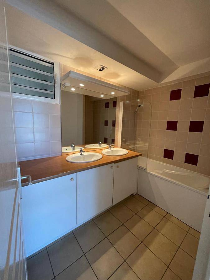 Gîte pour 2 personnes, avec vue dans Le Barachois Saint Denis - 2