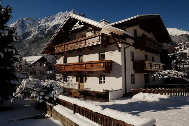 B&B für 2 Personen, mit Balkon und Terrasse sowie Garten und Ausblick im Ötztal