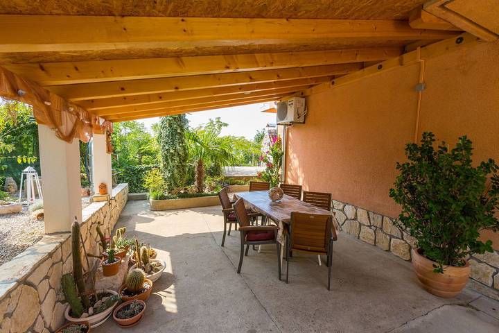 Ferienwohnung für 4 Personen, mit Balkon und Garten, kinderfreundlich in Dramalj - 2