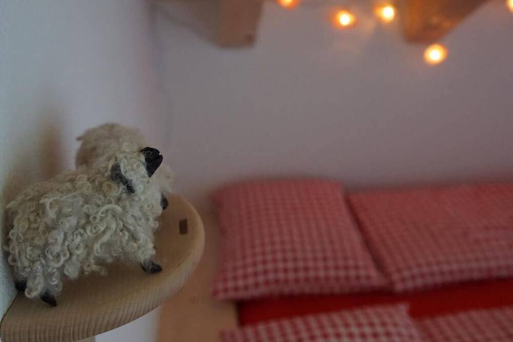 Wollhaus Oberzwirgi in Schattenhalb, Berner Oberland