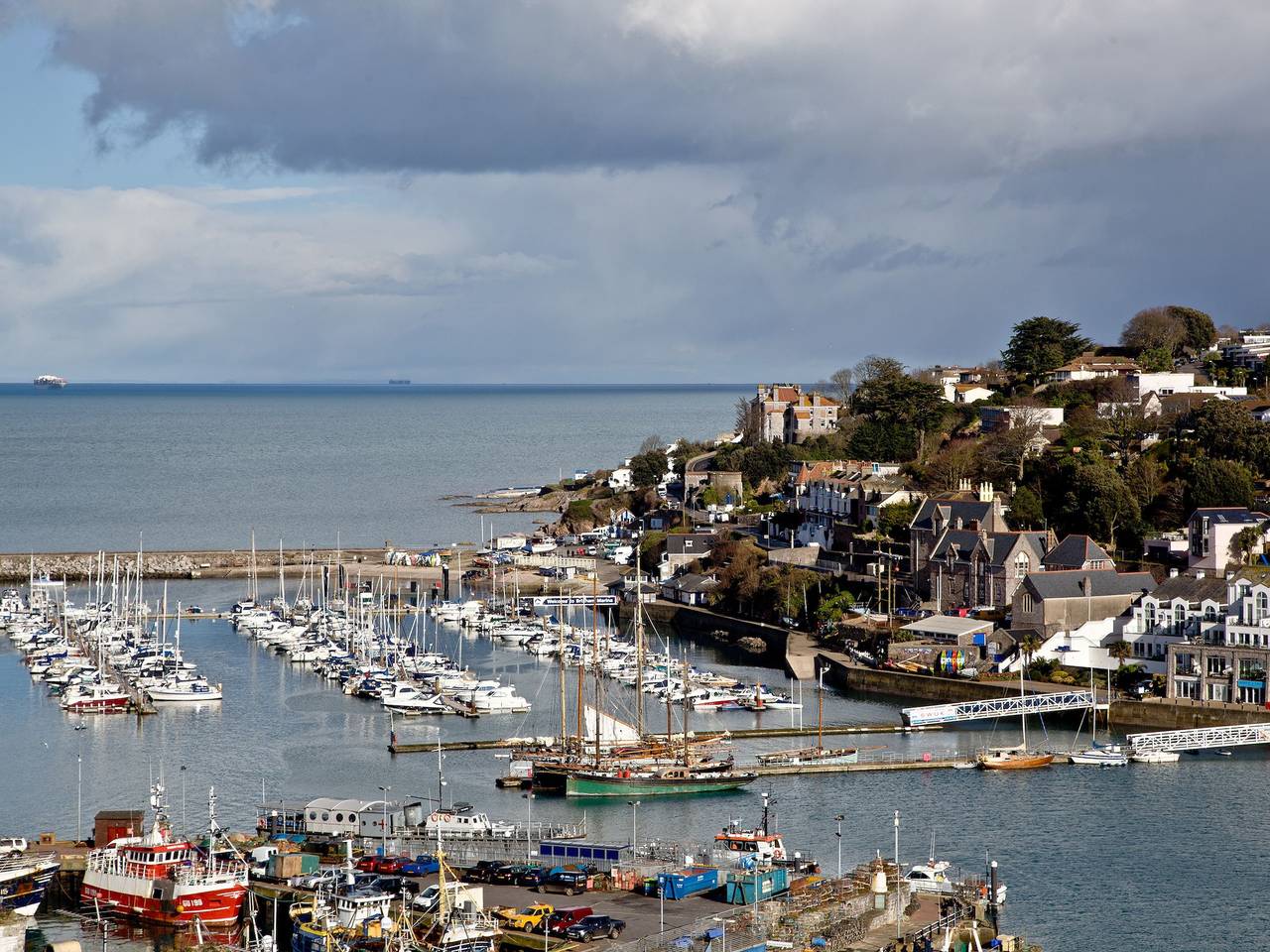 Ganze Wohnung, Top Deck 6 - Linden Court in Brixham, Torbay