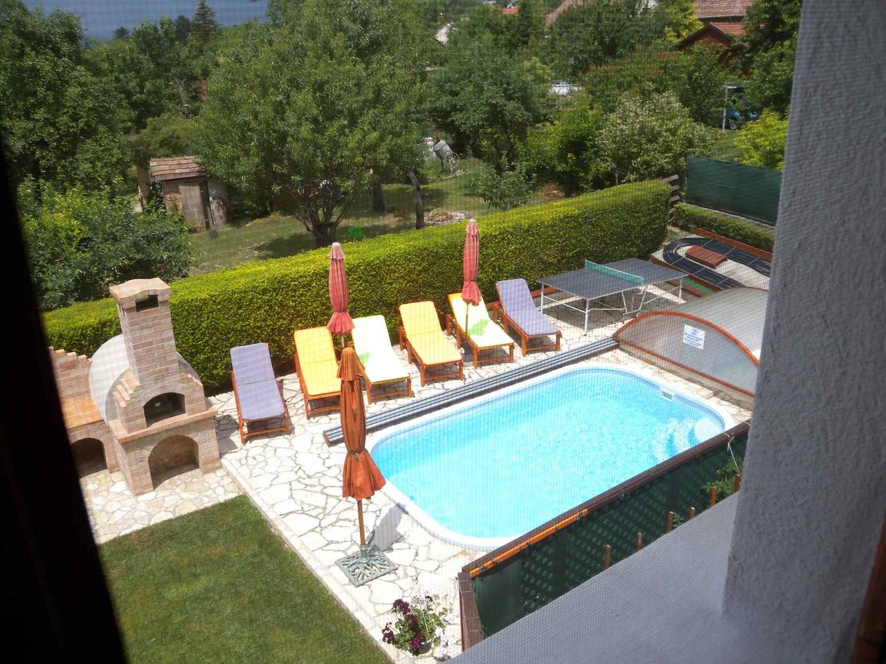 Ferienhaus mit Terrasse, Pool und Klimaanlage  in Balatonfűzfő, Plattensee nordufer