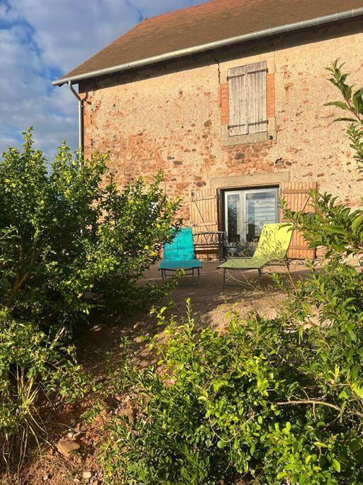 Location de vacances pour 6 personnes, avec vue et jardin dans Couzon - 3