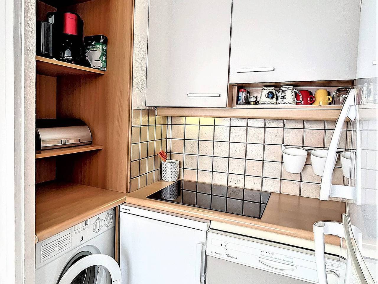 Studio entier, Studio lumineux au centre avec balcon et vue pistes in Le Corbier, Villarembert