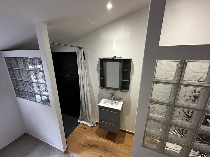 Location de vacances pour 6 personnes, avec jardin ainsi que piscine et vue à Chandolas - 4