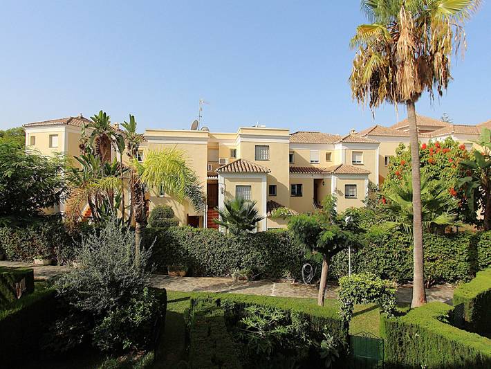 Entire apartment, Valparaiso Apartment Burriana Beach in Playa de Burriana, Nerja