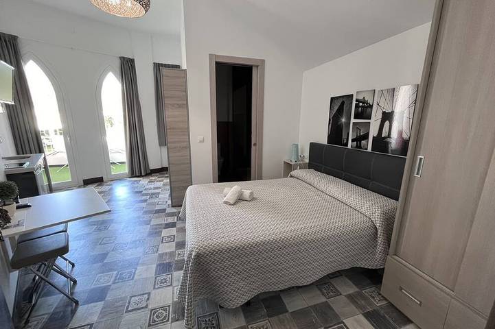 Ganze Wohnung, Studio mit großer Terrasse und Bergblick in Arenas, Málaga Provinz