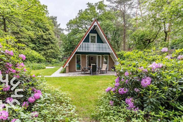 Bungalow voor 6 personen, with Balkon and Terras as well as Tuin in Lochem