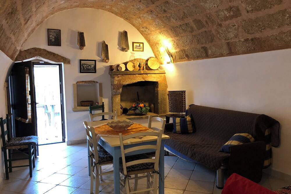 Villa Carlotta Magnificent Ancient Caseddhu by the sea in Taviano, Gulf of Taranto