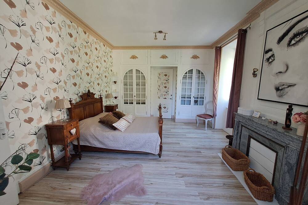 Chambre de Charme Dans une Belle Bâtisse Datant de 1885 in Bourg-Argental, Pilat Regional Nature Park