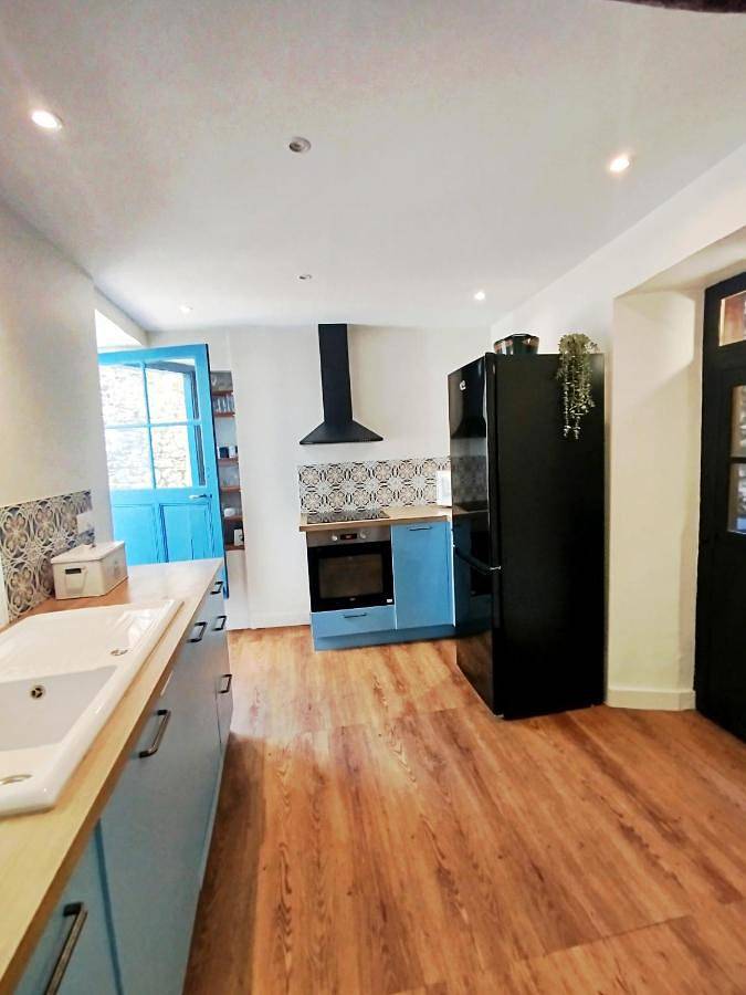 Location de vacances pour 6 personnes, avec vue et jardin à Les Cabannes - 4