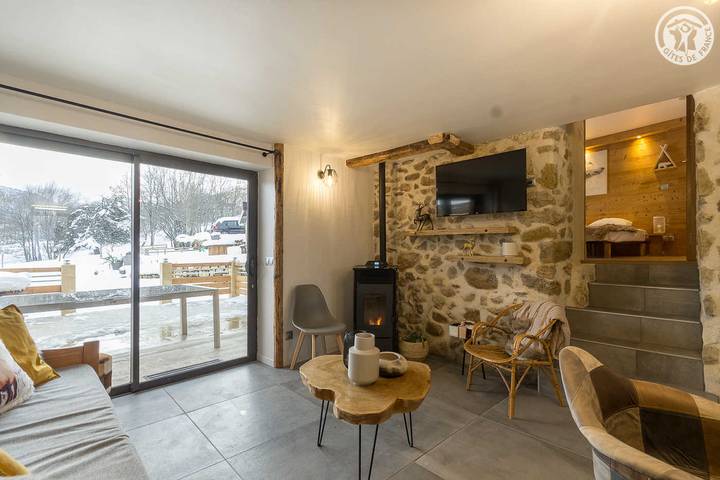 Gîte pour 6 personnes, avec terrasse dans Bauges - 2