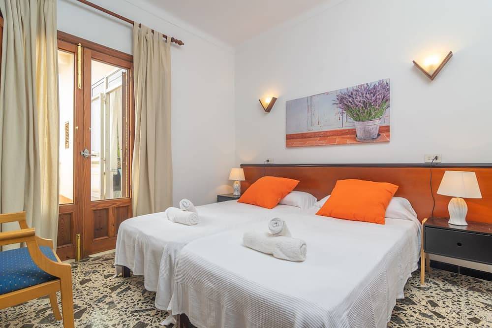 Can Rei (Costitx) - Three Bedroom Chalet, Sleeps 6 in Costitx, Majorca Center